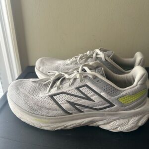 New Balance Fresh Foam 1080v11 Shoes Mens Size 10 2E Running M1080I13 Sneakers